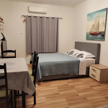 Jelena 1 Apartman *